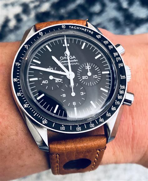 omega speedmaster proffessional